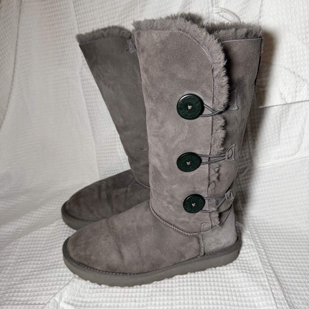 UGG Bailey Button Triplet II Grey Suede Tall Winter Boots Womens 10 1016227